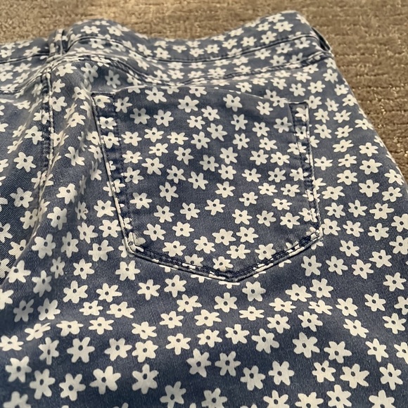 Topshop Moto Leigh Skinny Jeans - Picture 5 of 9